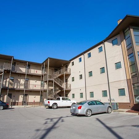 Mint House At Village Row Нашвил Екстериор снимка