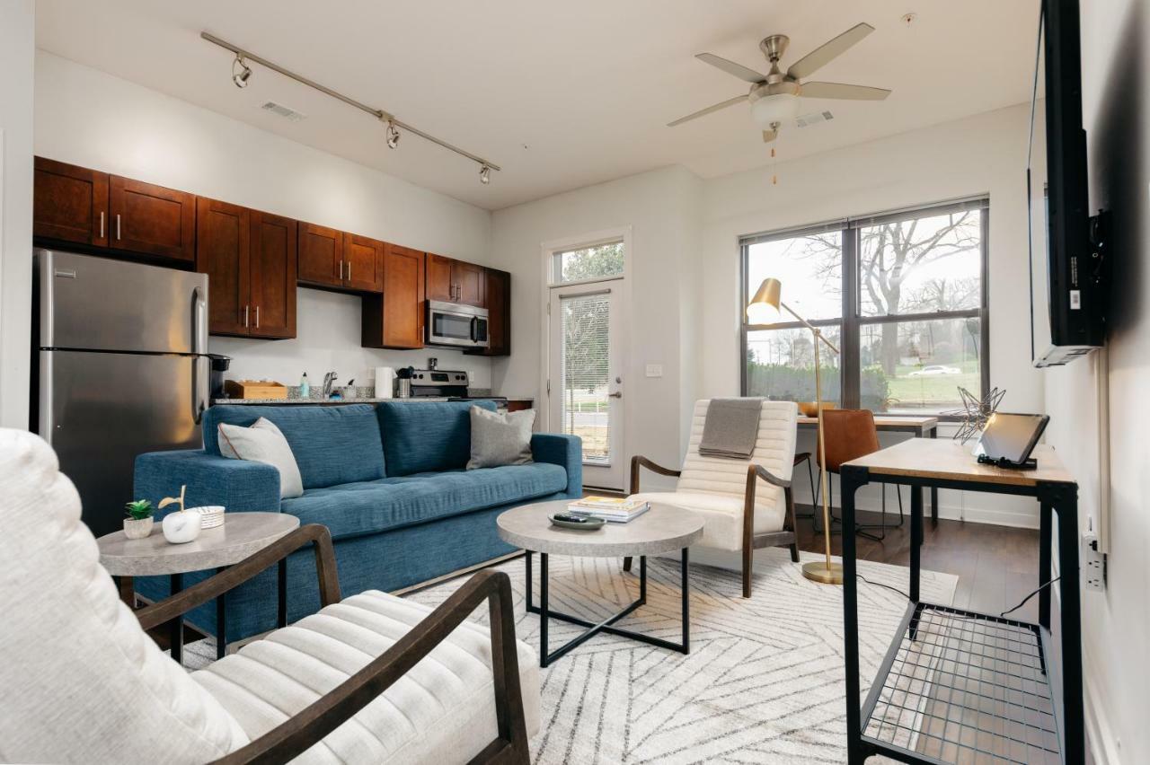 Mint House At Village Row Нашвил Екстериор снимка